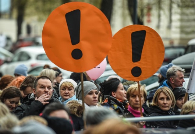 Wiec poparcia strajku nauczycieli odbył się w niedzielę w Bydgoszczy