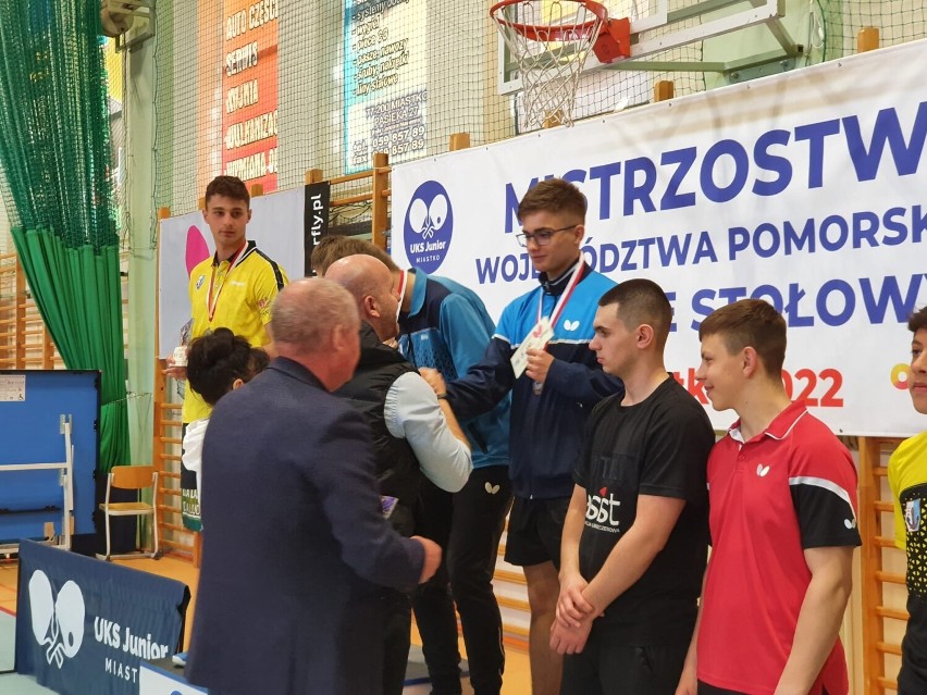 Złoto i brąz dla Piotra Biernackiego na Mistrzostwach Województwa Pomorskiego Juniorów w tenisie stołowym