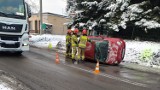 Kiepskie warunki na drogach. Kolizja za kolizją. Na Górnośląskiej dachowanie 