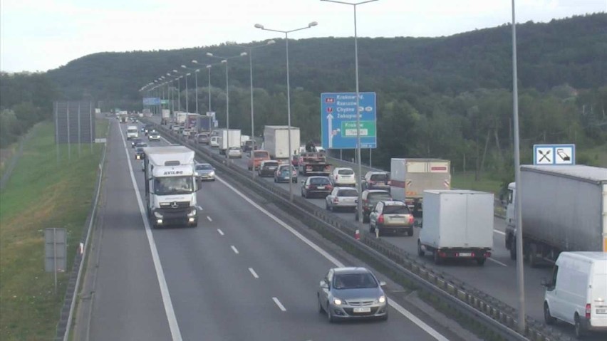 Zderzenie czterech samochodów na autostradzie A4