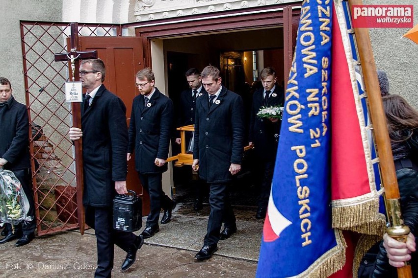 Na cmentarzu przy ul. Przemysłowej w Wałbrzychu, w piątek 22 grudnia, pożegnano Jerzego Rytko