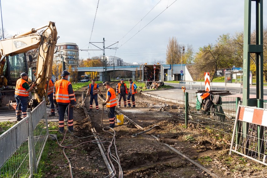 Kraków. Wielka kumulacja utrudnień w centrum i ciężkie dni dla pasażerów tramwajów [ZDJĘCIA]