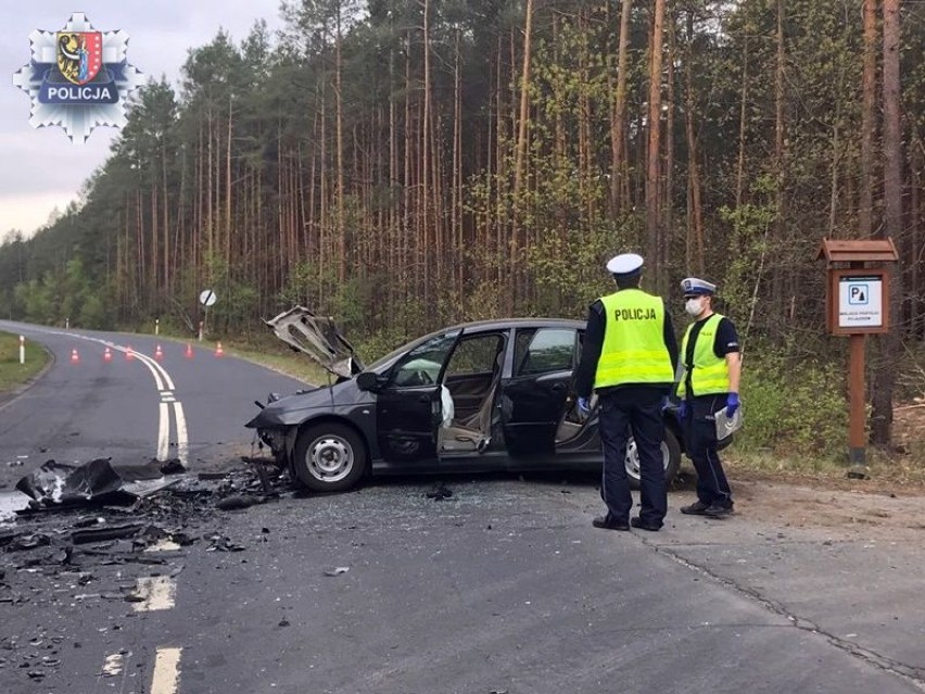 Tragedia na drodze w powiecie polkowickim. Sprawca śmiertelnego wypadku był nietrzeźwy. ZDJĘCIA