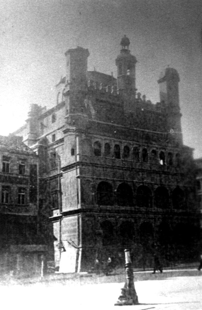 Ratusz w Poznaniu 1945
