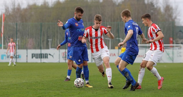 W rundzie wiosennej ubiegłego sezonu Cracovia II zremisowała w Rącznej z Wisłą Sandomierz 0:0