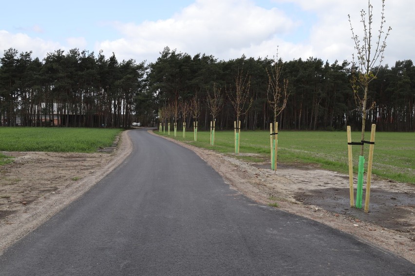 Nowa droga w miejscowości Wierzchy została oddana do użytku....