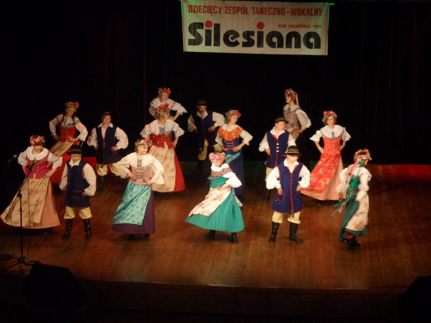 Rudzki zespół taneczno - wokalny Silesiana istnieje już 20 lat! Jego występy zachwycają do dziś