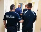 Złodziejski duet w rękach łowickiej policji. Mieszkańcy Łowicza okradli Biedronkę