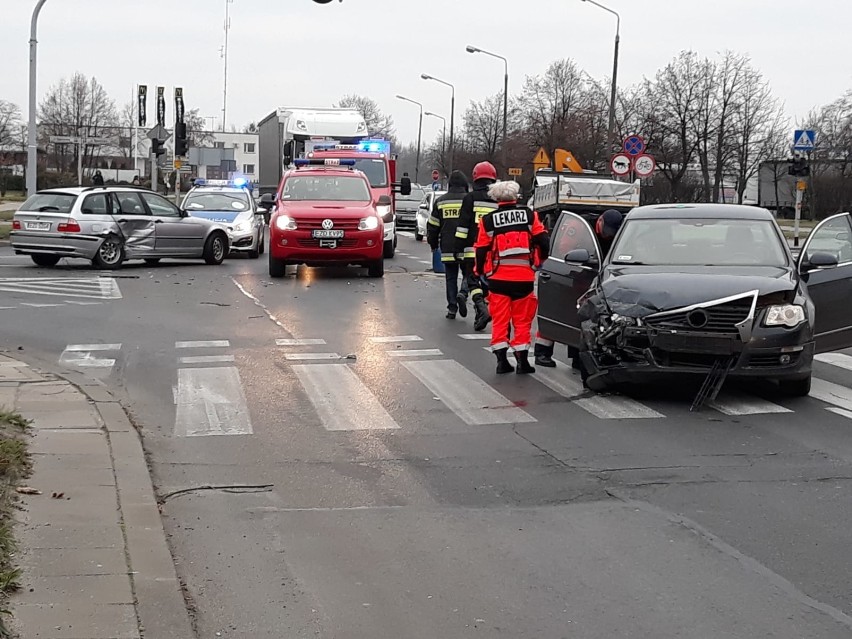 Wypadek na skrzyżowaniu Łódzkiej i Spacerowej [zdjęcia]