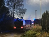 Pożar w Dąbrowie Górniczej! Dwa samochody ciężarowe doszczętnie spłonęły na terenie giełdy przy ul. Kasprzaka
