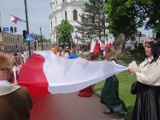Święto Konstytucji 3 Maja w Radomsku 2024. Uroczystość ze spektaklem Teatru „Źródło”. FILM, ZDJĘCIA