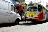 Parkowanie w Poznaniu: "Mistrzowie kierownicy" blokują tramwaje