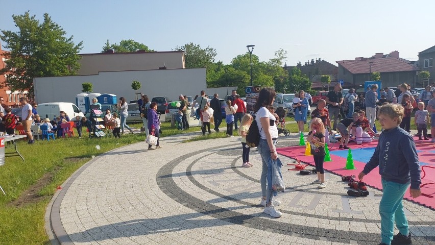 Mnóstwo osób na Bajkowym Dniu Matki i Dziecka w Ostrowieckim Browarze Kultury. Zobacz zdjęcia