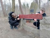 Dwóch uczniów z Przysietnicy przywraca pamięć zamordowanych Żydów w ramach rekrutacji do Sejmu Dzieci i Młodzieży