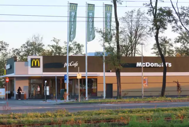 W Będzinie otwarta została pierwsza restauracja sieci McDonald's

Zobacz kolejne zdjęcia/plansze. Przesuwaj zdjęcia w prawo - naciśnij strzałkę lub przycisk NASTĘPNE