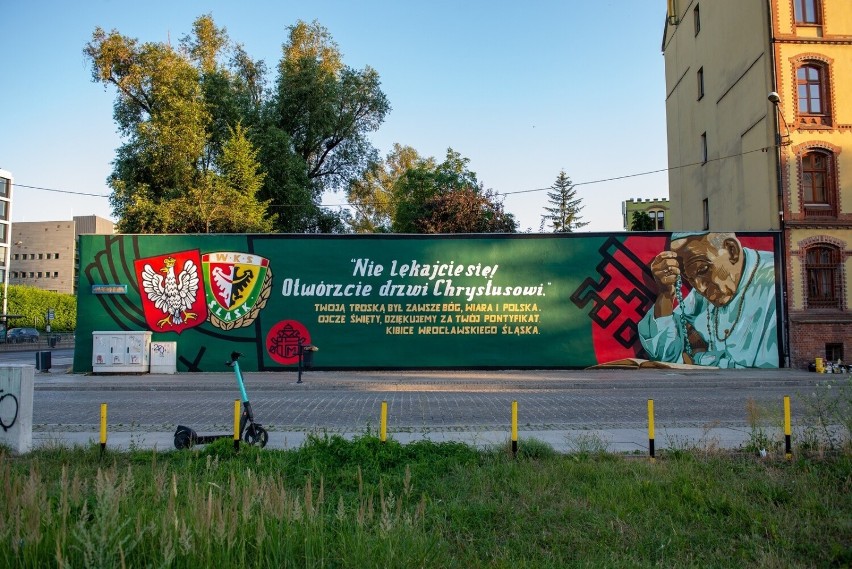 Kibice Śląska Wrocław z grupy UltraVaganza stworzyli mural...