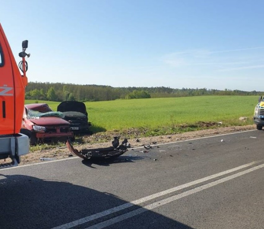 Śmiertelny wypadek na trasie Raduń - Lamk. Zderzenie trzech samochodów. Zginęła 73-letnia kobieta