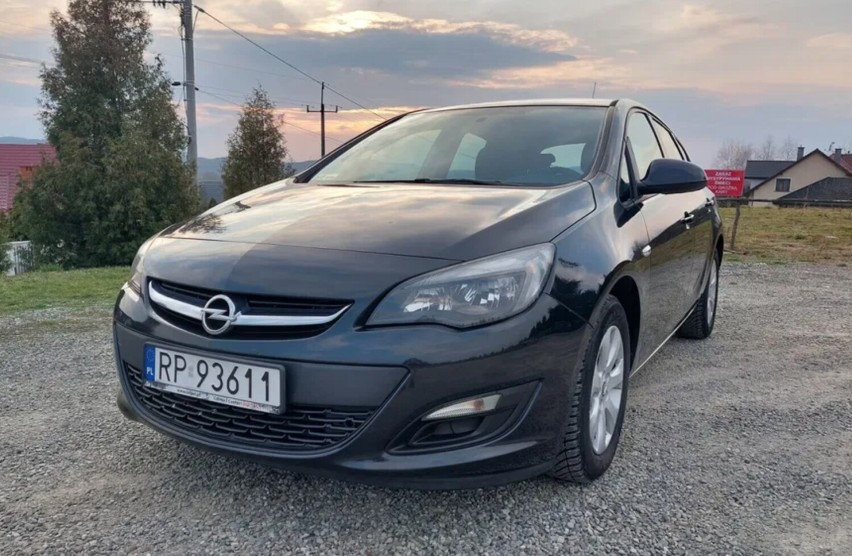 Opel Astra


Cena 37 900 zł.


Link do ogłoszenia.
