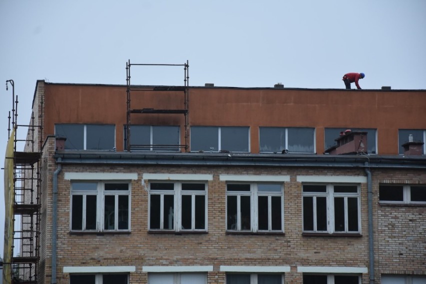 Ruszył remont dachu na hali sportowej przy Szkole Podstawowej nr 1 w Wągrowcu 