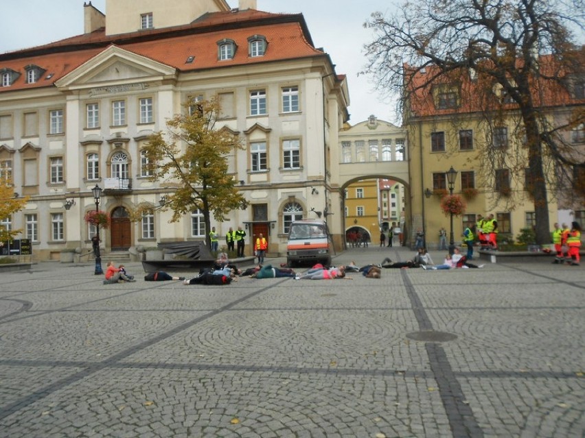 Ponad stu funkcjonariuszy wzięło udział w akcji ratunkowej! Zobacz zdjęcia! Zobacz film!