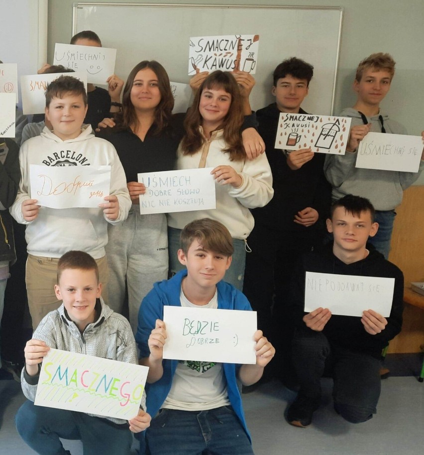 Uczniowie pleszewskiej "Trójki" świętowali Międzynarodowy Dzień Prawa Dziecka oraz Dzień Życzliwości i Pozdrowień