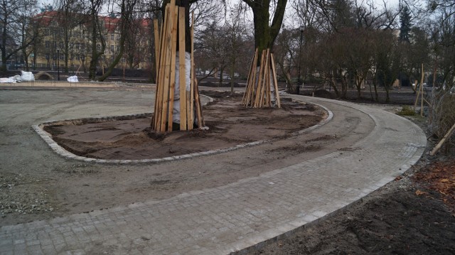 Prace związane z przebudową parku Kochanowskiego potrwają do końca 2015 roku