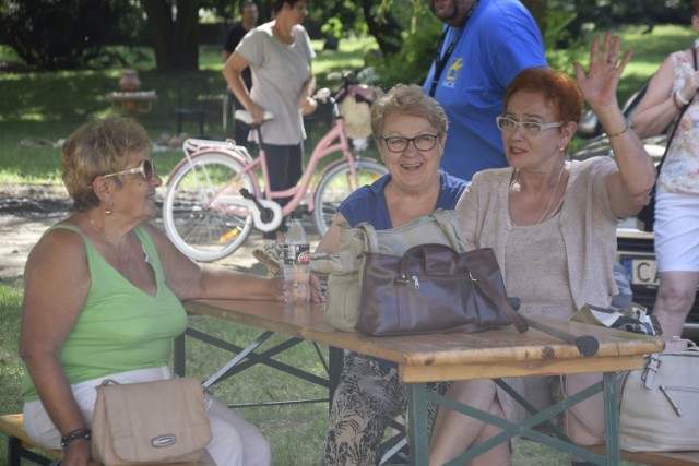 Na uczestników imprezy czekały występy muzyczne, zabawy i konkursy. Na scenie zagrali m.in. "Skołowani", "Kulturki", Klub Seniora "Złoty Wiek", Volodymyr Gajdyczuk z Ukrainy oraz Andrei Lattari z Włoch. Nie zabrakło też atrakcji dla najmłodszych. Jak było? Zobaczcie na zdjęciach.


Flash INFO, odcinek 17 - najważniejsze informacje z Kujaw i Pomorza.

