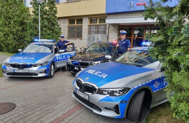 Policjanci otrzymali nowe radiowozy.