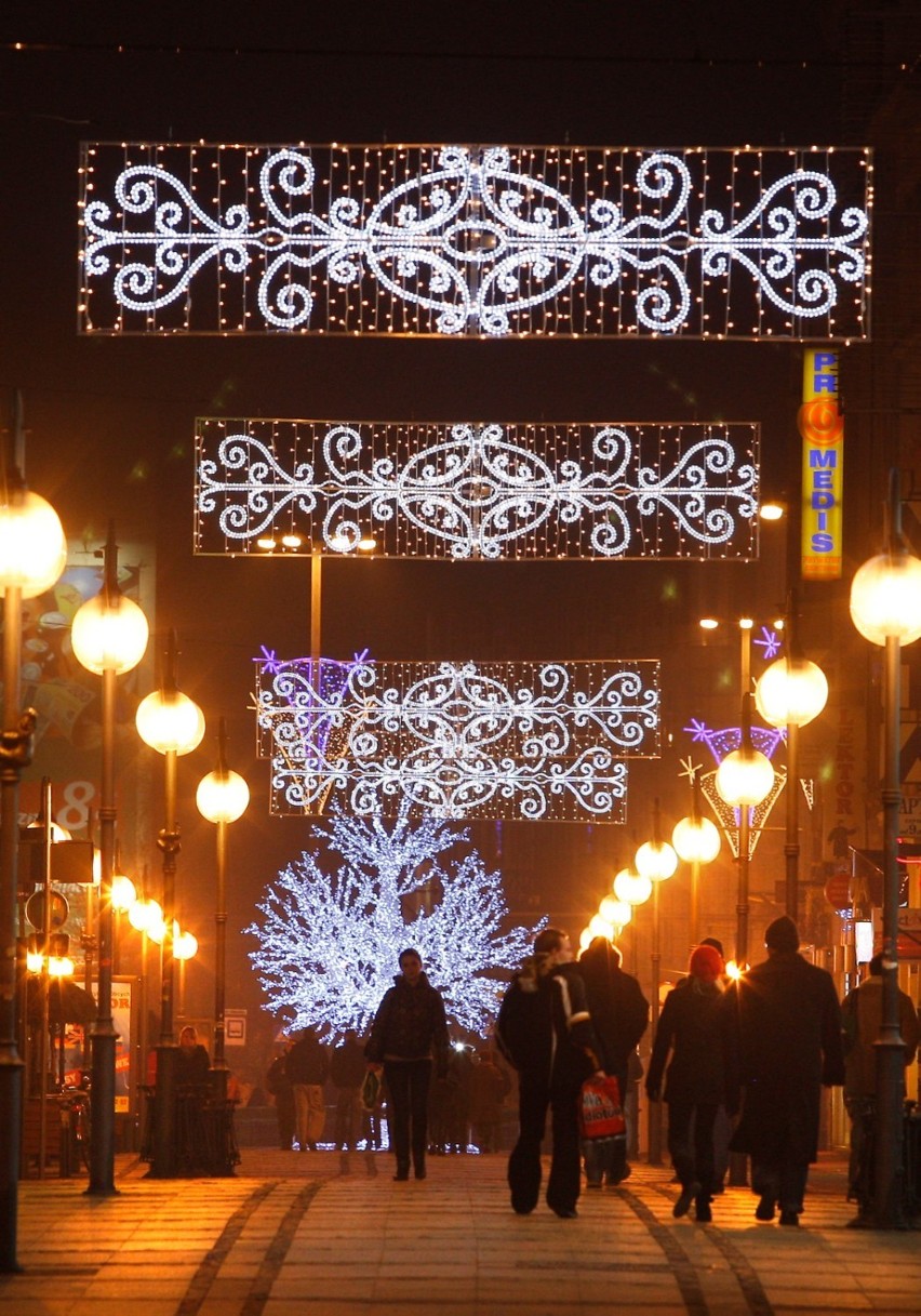 Wrocław wyda dwa razy więcej na świąteczną iluminację? (FOTO)
