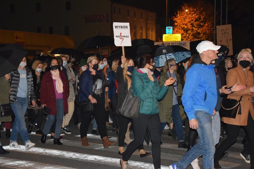 Fotorelacja z protestu kobiet w Żninie 26.10.2020