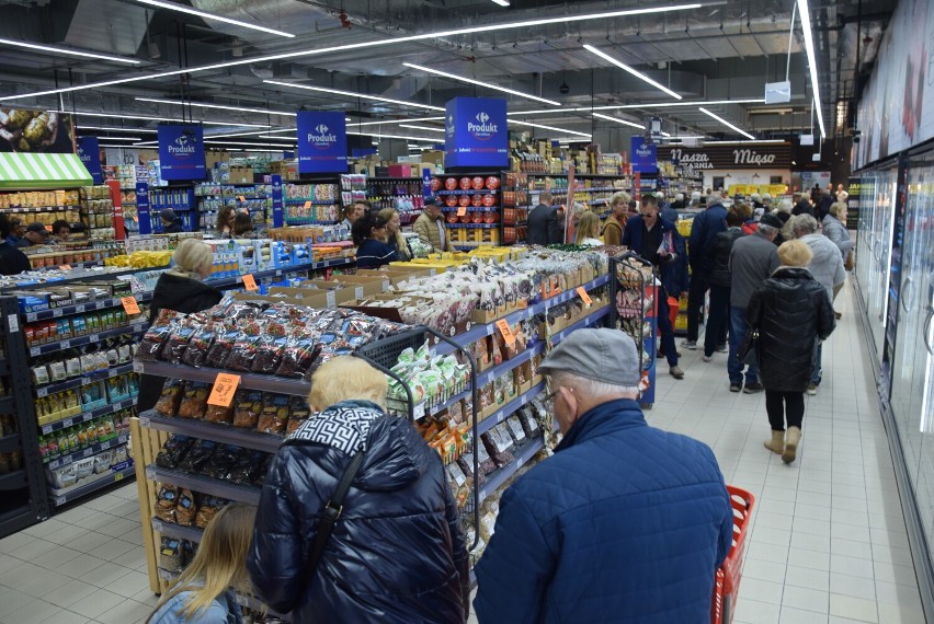 Tłumy kaliszan na otwarciu nowego marketu Carrefour w...
