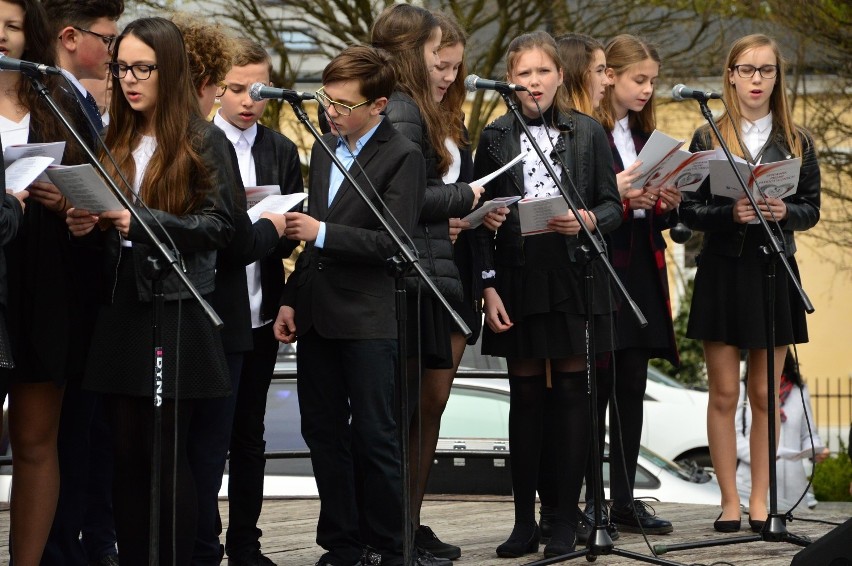 Święto 3 Maja w Kwidzynie. Koncert patriotyczny na placu Jana Pawła II [ZDJĘCIA]