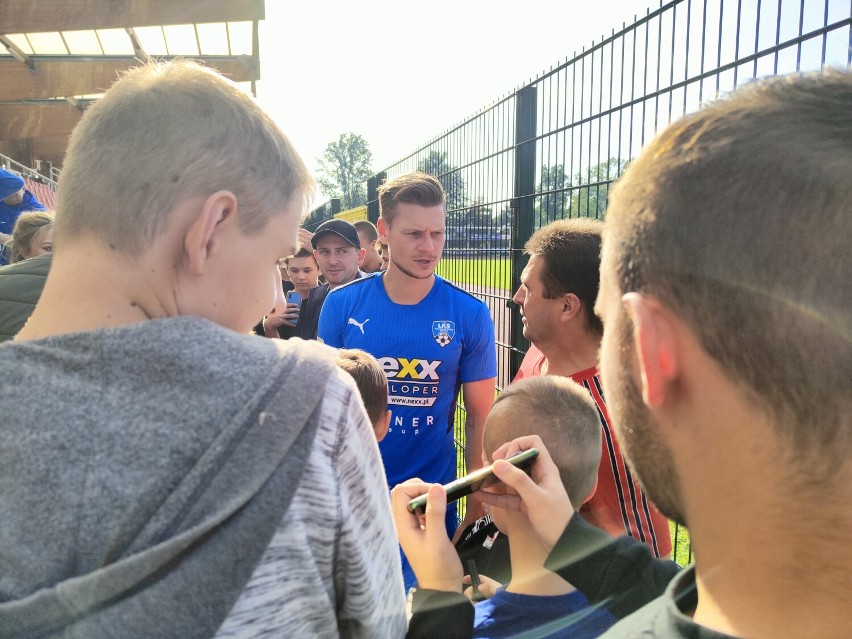 Kibice w Brzegu powitali Łukasza Piszczka. Byłeś na meczu Stali Brzeg z Goczałkowicami-Zdrój? Znajdź się na zdjęciach!