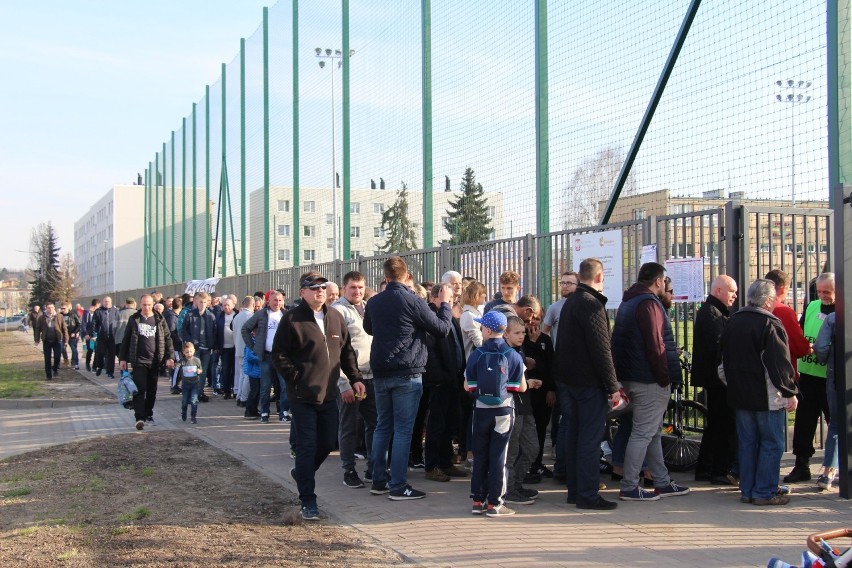 Nowy stadion Ruchu Radzionków otwarty. Trybuny pełne kibiców i zwycięstwo