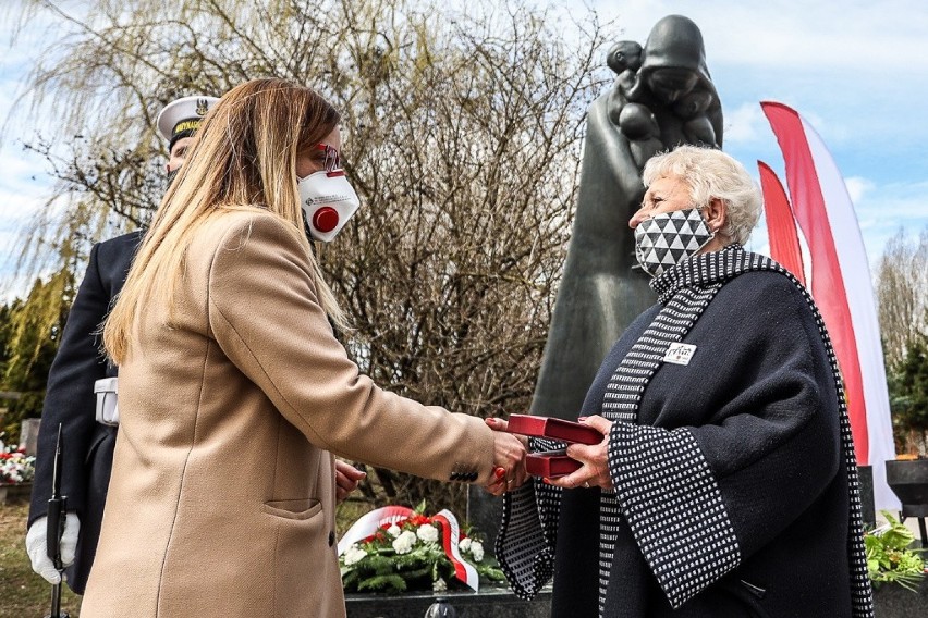 Obchody 81. rocznicy Zbrodni Katyńskiej przy pomniku Golgoty...