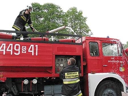 Popsuta autopompa podaje wodę najwyżej na pół metra.