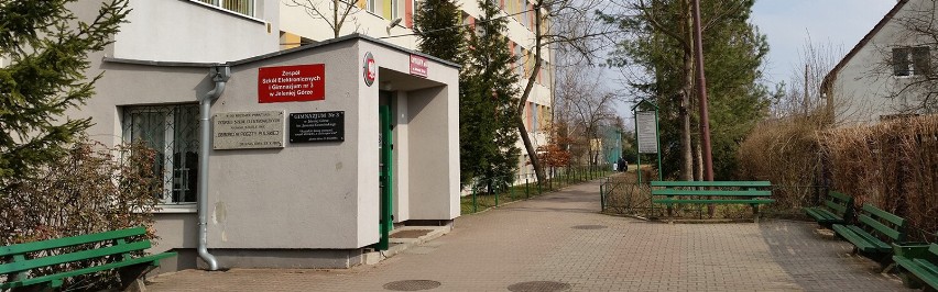 Technikum w Zespole Szkół Elektronicznych przy ul....