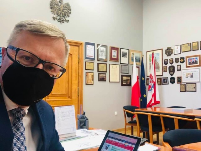 Arkadiusz Klimowicz, burmistrz Darłowa apeluje o noszenie maseczek