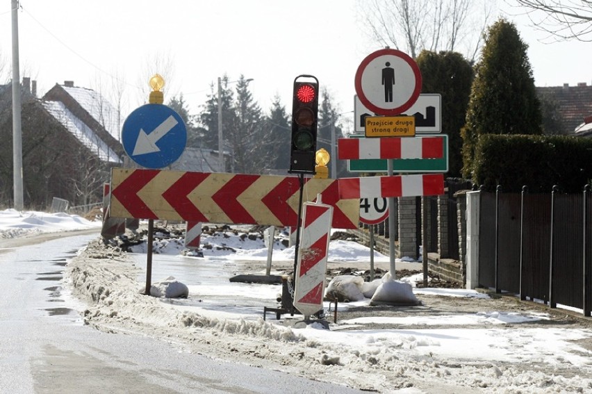 Ruszył oczekiwany remont drogi w Bartoszowie