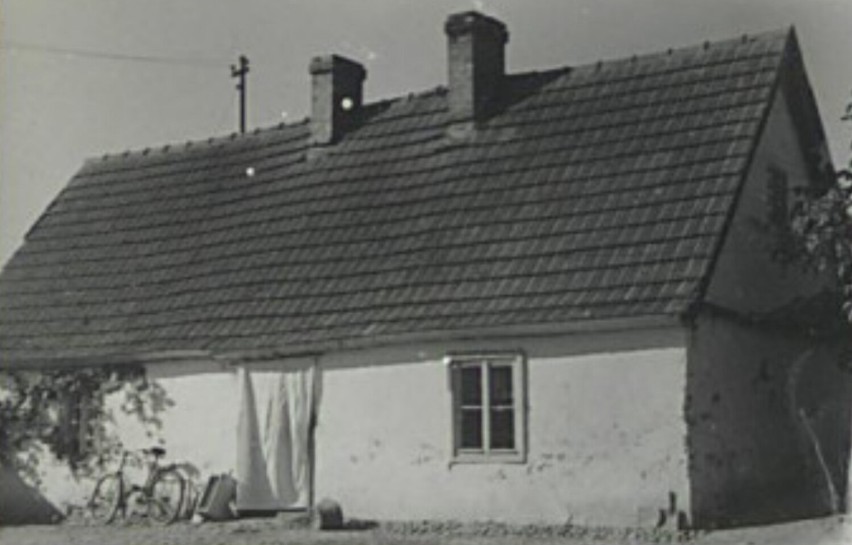 Dom mieszkalny w Dzierżanowie 26 powstał w 1856 r. Był o...