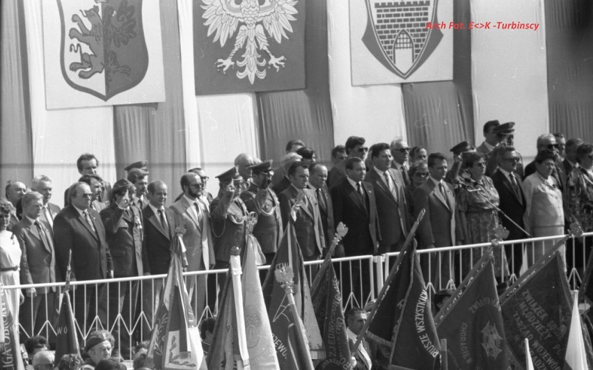 Pierwszomajowe pochody w Sieradzu w latach 70 i 80