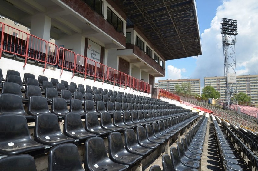 Stadion Miejski w Jastrzębiu zyskał 1170 nowych krzesełek.