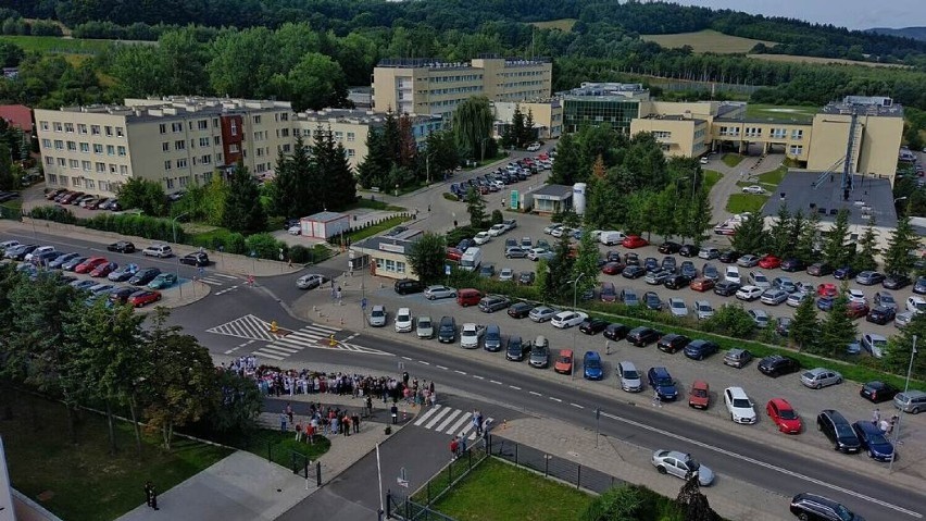 Prezydent Roman Szełemej zwolniony z pracy w szpitalu w...