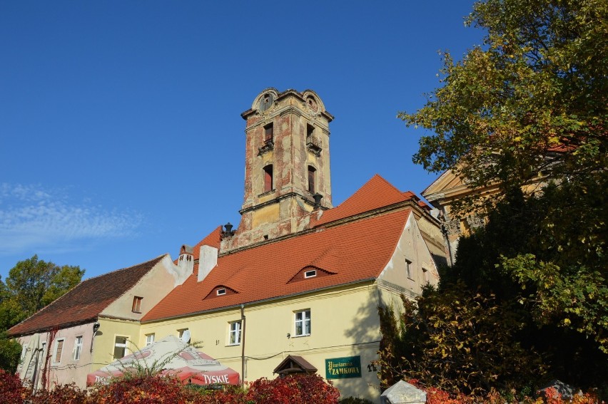 "Łysa" wieża zamkowa w Żarach. Drewniana kopuła doszczętnie...