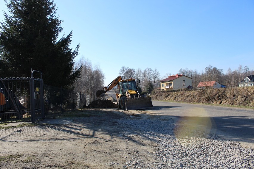 Droga powiatowa we Wróblowej jest przebudowywana