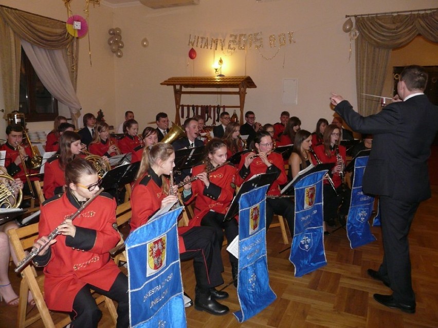Charytatywny bal karnawałowy orkiestry w Uniejowie