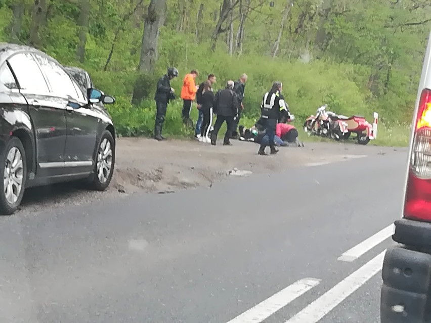 Groźny wypadek motocyklistów za Gnieznem [FOTO]