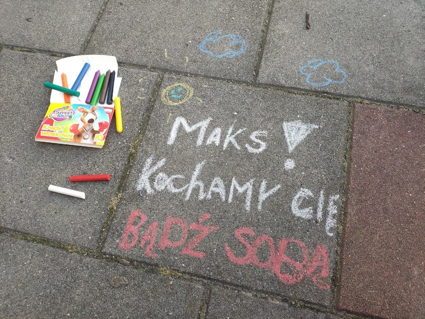 "Je***ć Maksa pedała" napisały dzieci przy pl. Kromera we Wrocławiu. Co zrobił młody wrocławianin, który to zobaczył? [ZDJĘCIA]