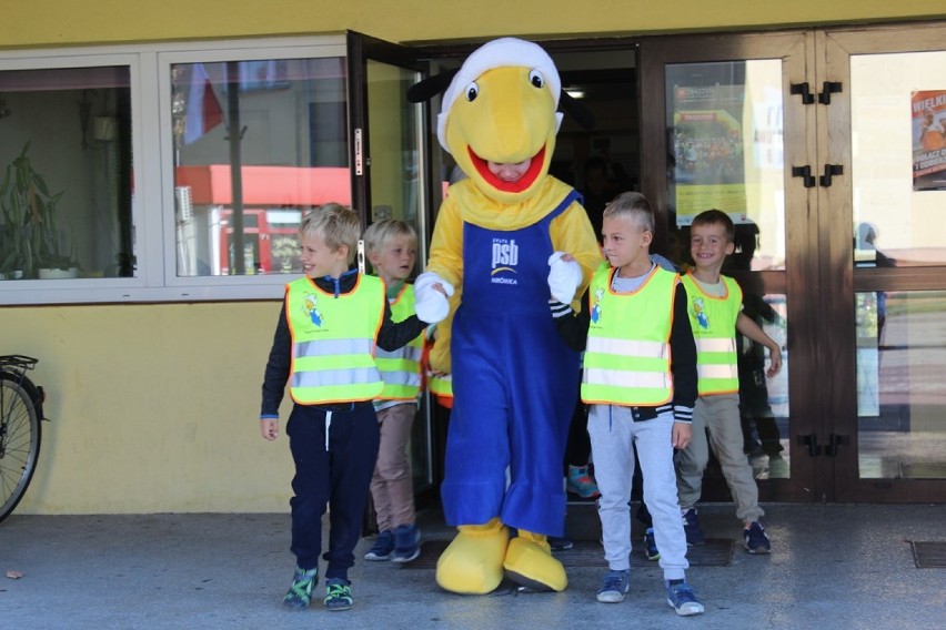 „Bezpieczna droga do szkoły” - ogólnopolska akcja edukacyjna Policji i Grupy PSB Mrówka