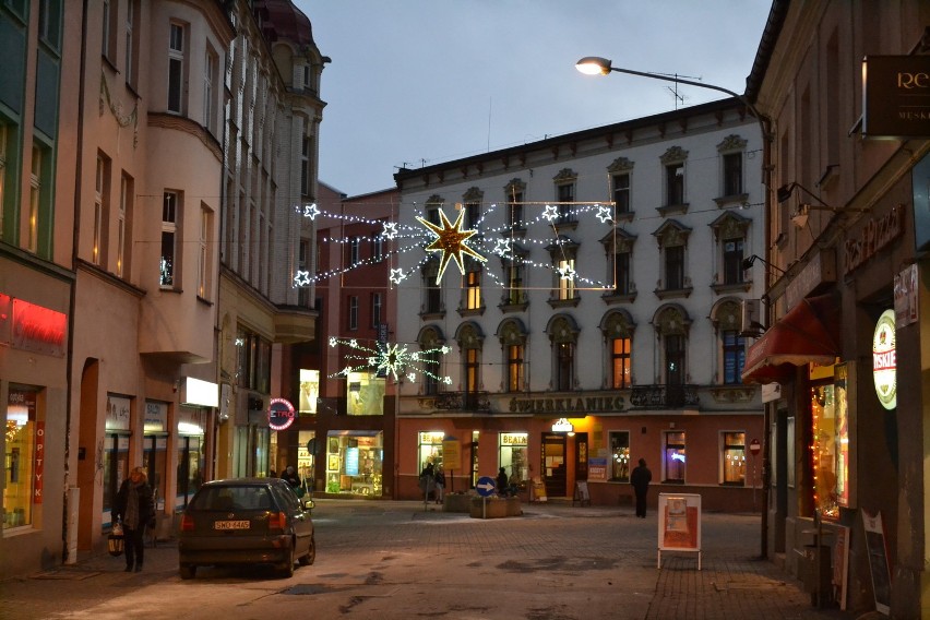 Ozdoby świąteczne w Rybniku już świecą. Zobacz jak wygląda centrum miasta